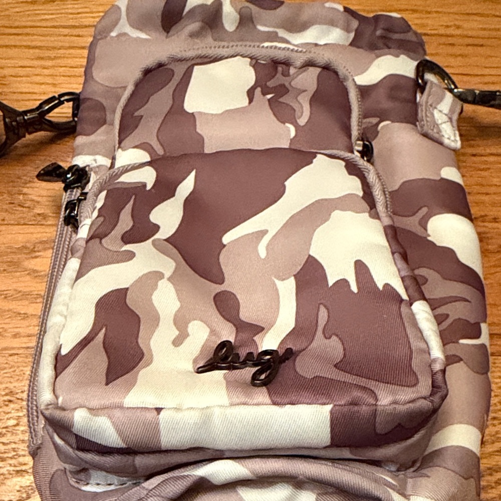 Lug by Huggie SE water bottle holder with 3 zipper pouches - Camo Crossbody Bag - Picture 2 of 11